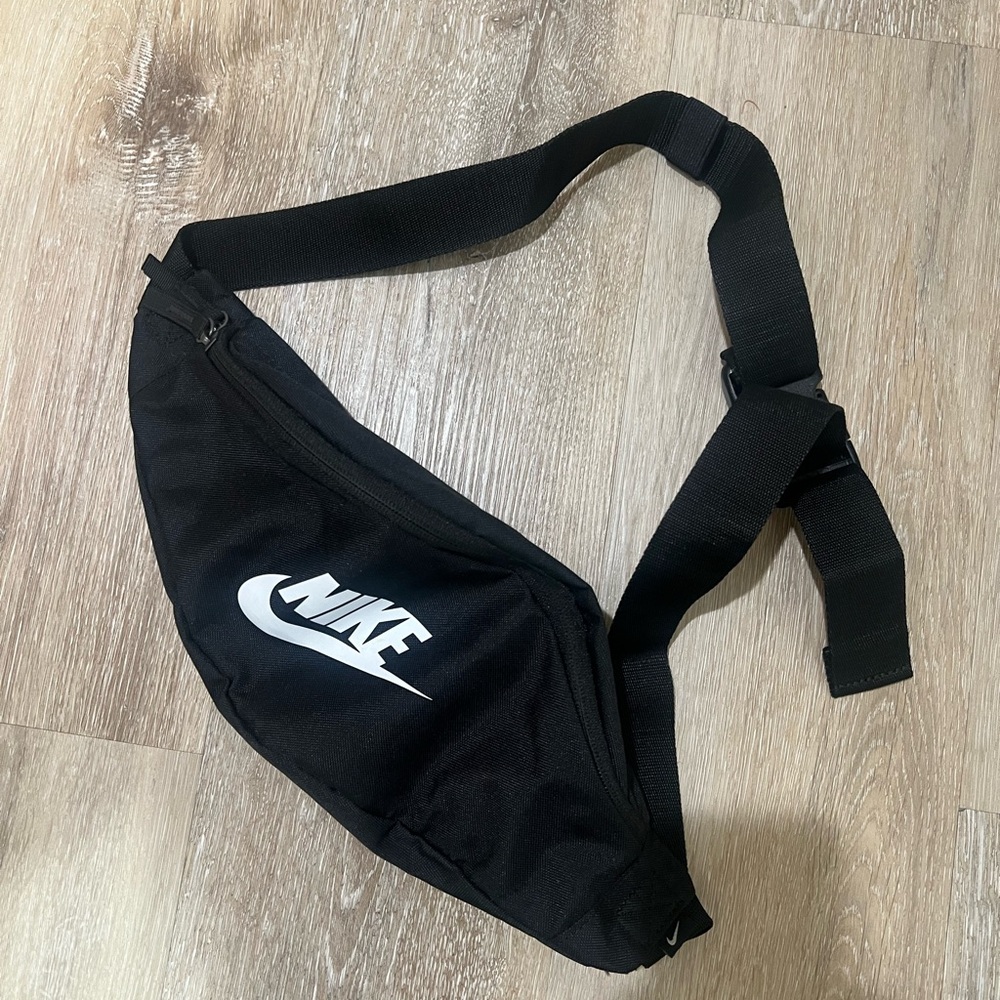 nike waistpack black shoulder bag